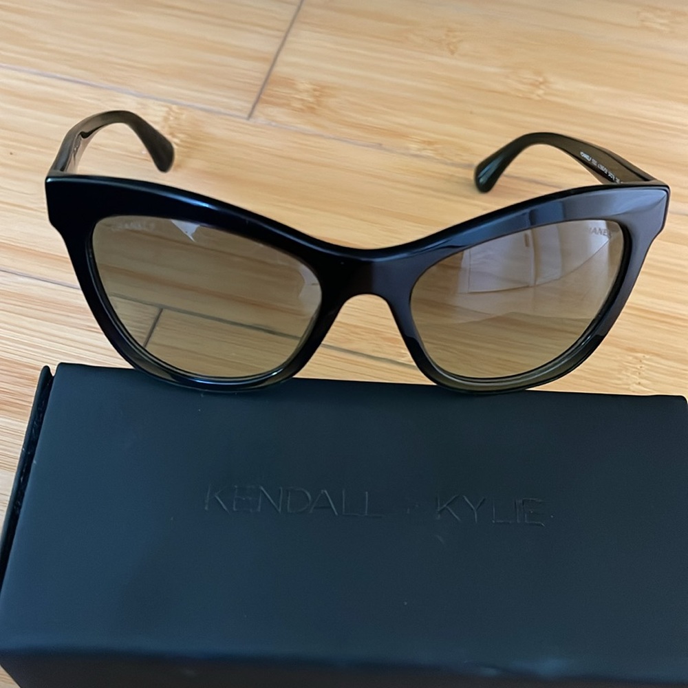Women Designer CHANEL Sunglasses Cat Eye Used Great Condition
